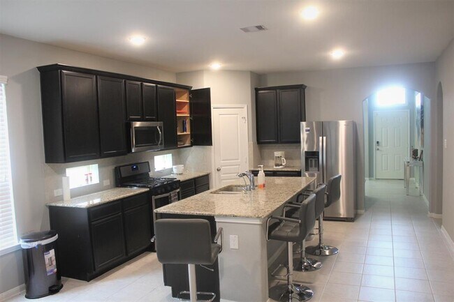 Foto del edificio - 3714 Logandale Ridge Ln