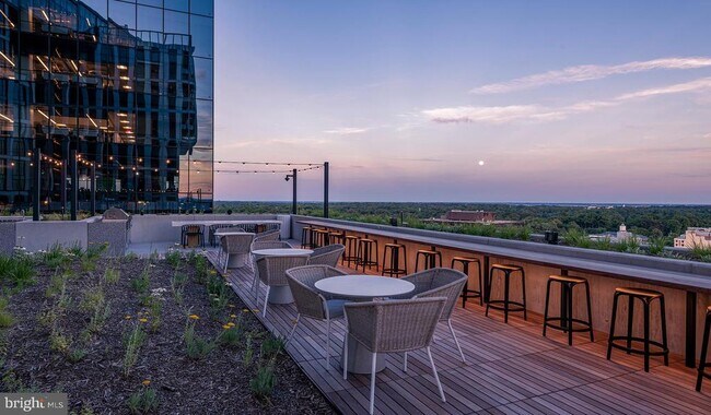 Foto del edificio - 4710 Elm St