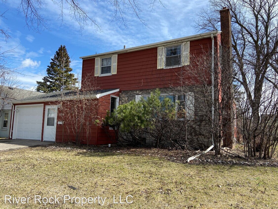 4 br, 1 bath House 1208 5th Street South House Rental in Moorhead
