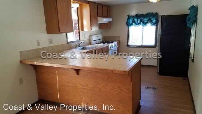 Building Photo - 340 Echo Valley Rd