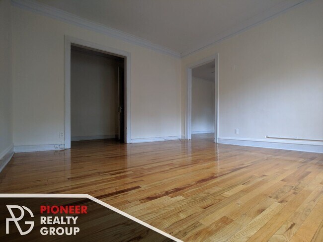 Foto del edificio - 1121 W Oakdale Ave