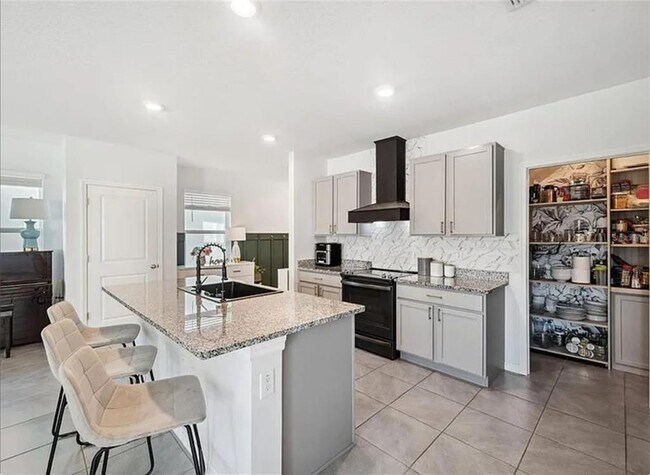 Foto del edificio - 16051 Soft Fern Trce