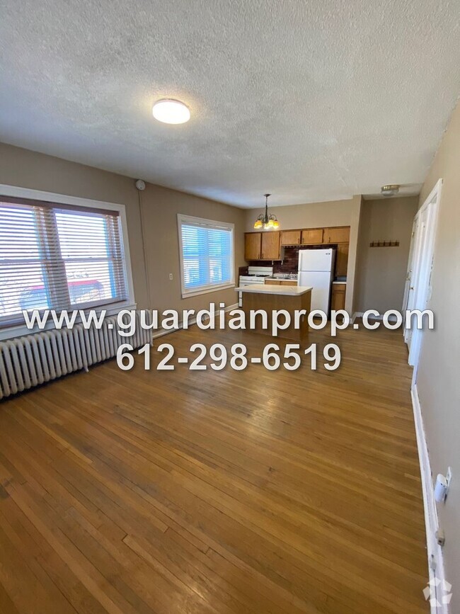 Building Photo - 54 S Chatsworth St
