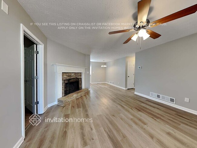 Foto del edificio - 121 Limestone Ln