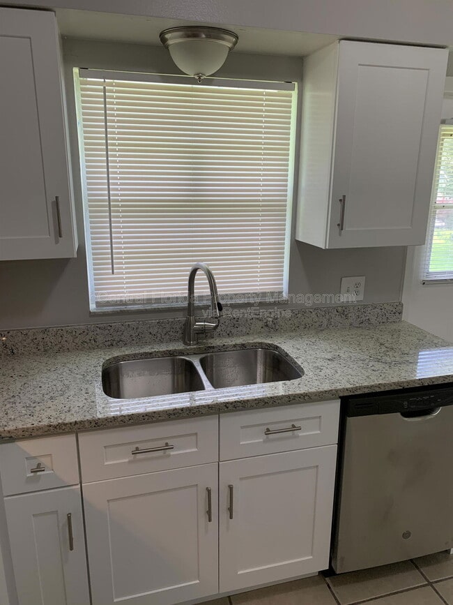 Building Photo - 57 6th St