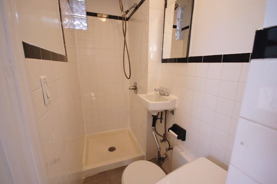 Primary Photo - 23 Jones St