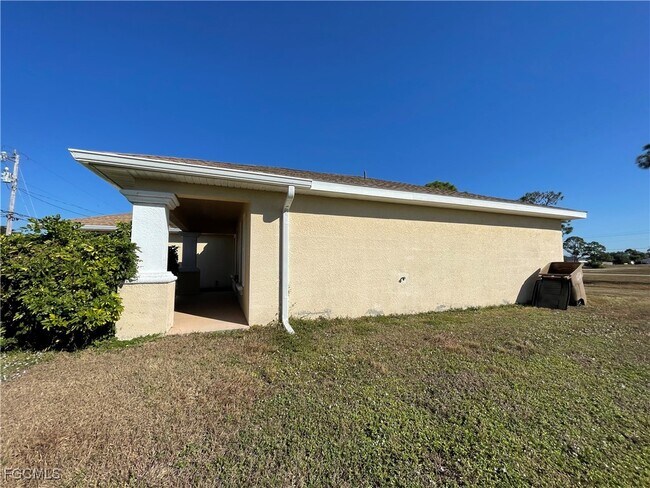 Foto del edificio - 2639 NW 24th Pl