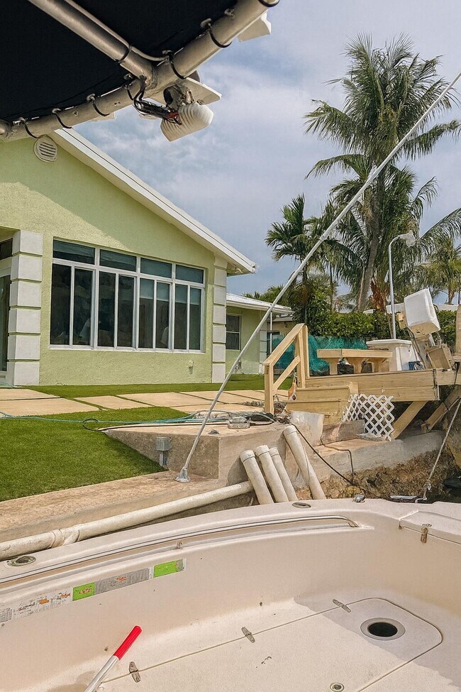 Foto del edificio - 810 Bamboo Ln