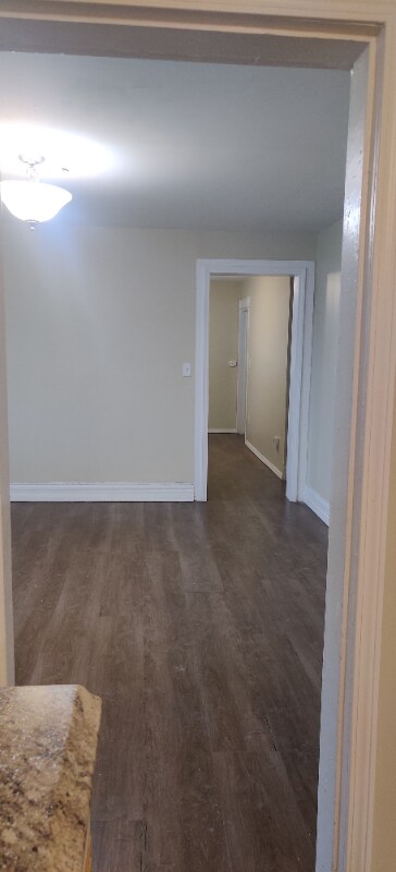 Foto del edificio - 96 Cornelia Dr