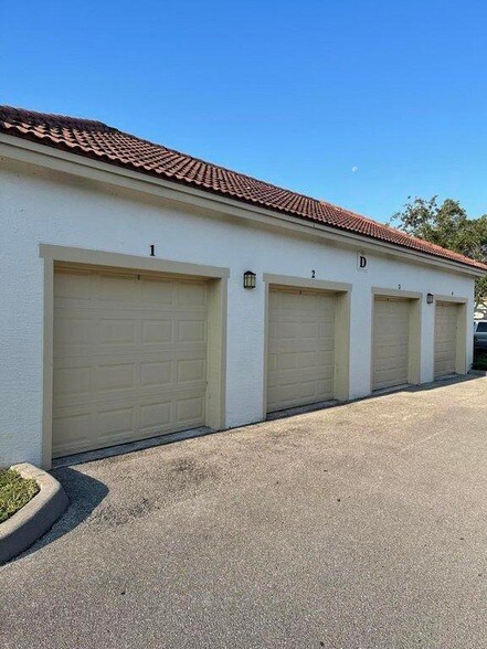 Foto del edificio - 549 SE Prescott Pl