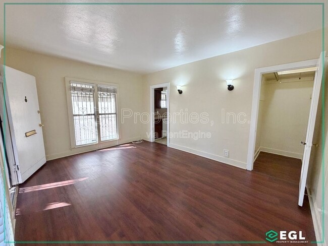 Foto del edificio - 4861 W 23rd St