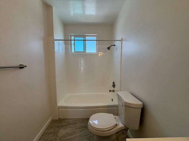 Building Photo - 851 W 95th St
