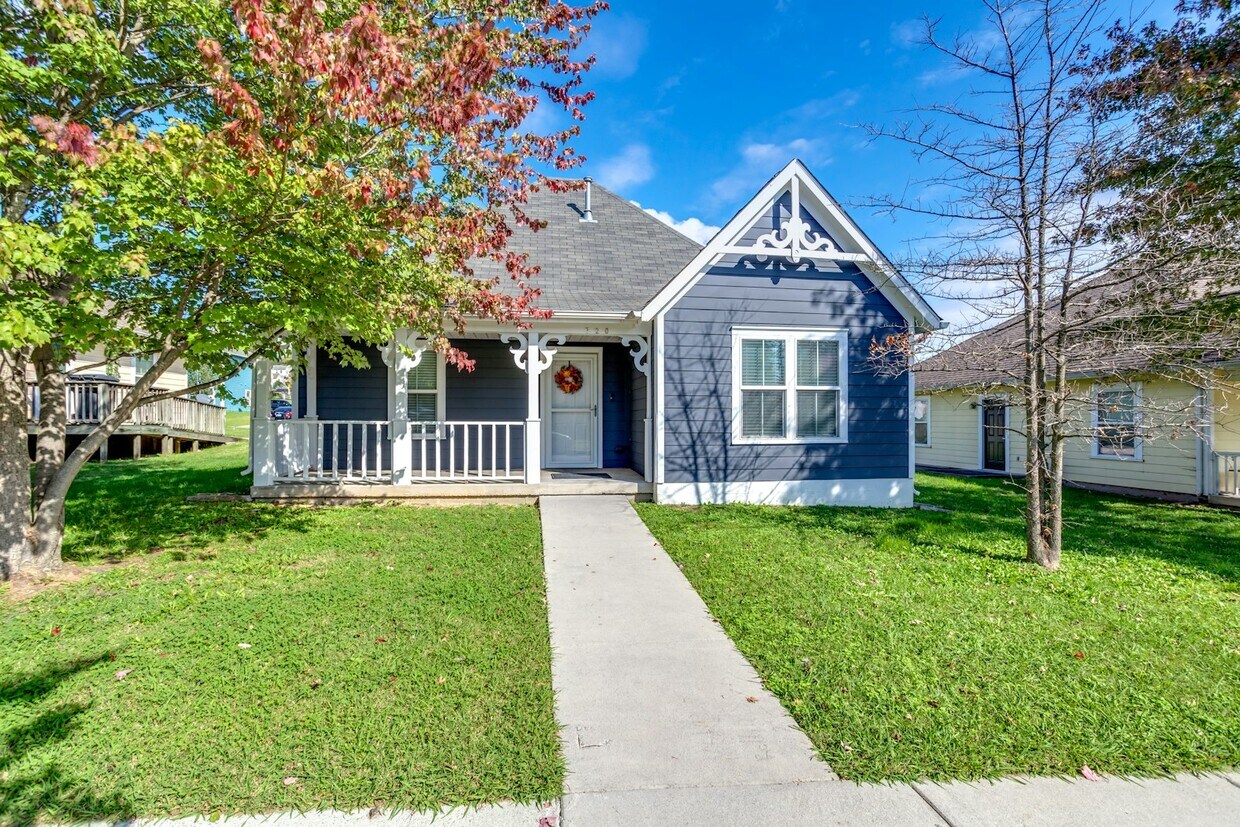 Foto principal - 720 Monroe Senter St
