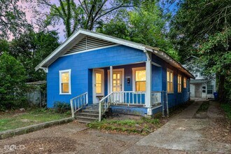 Building Photo - 3215 Penick St