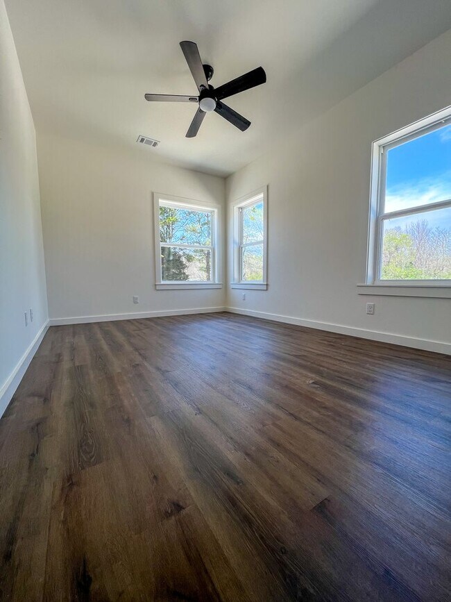 Foto del interior - Bacardi on the Hill | Fayetteville Living