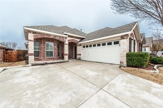 Building Photo - 8108 Twin Oaks Dr