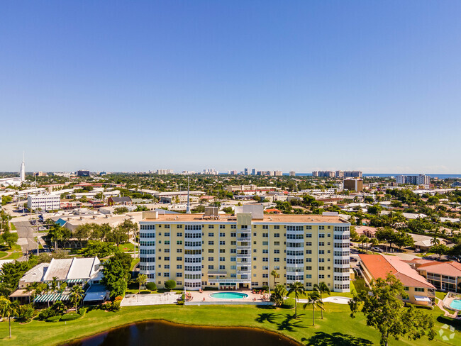 Foto del edificio - Country Club Towers