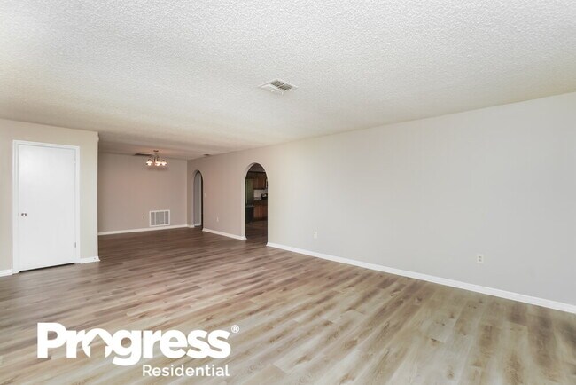 Building Photo - 13081 Hanley Dr