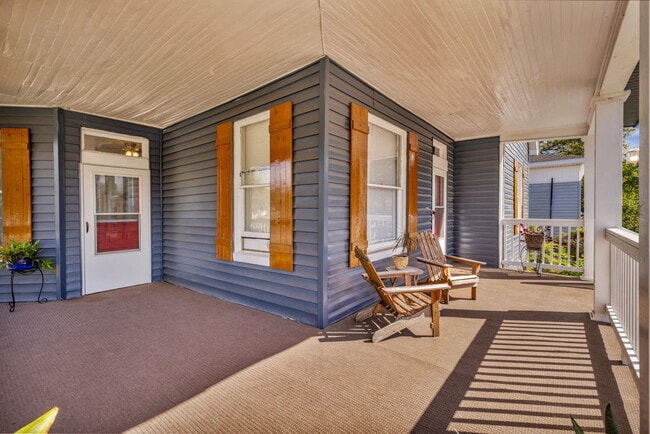 Foto del edificio - 1100 SF suite/apt in Historic Home, 1 bed/...
