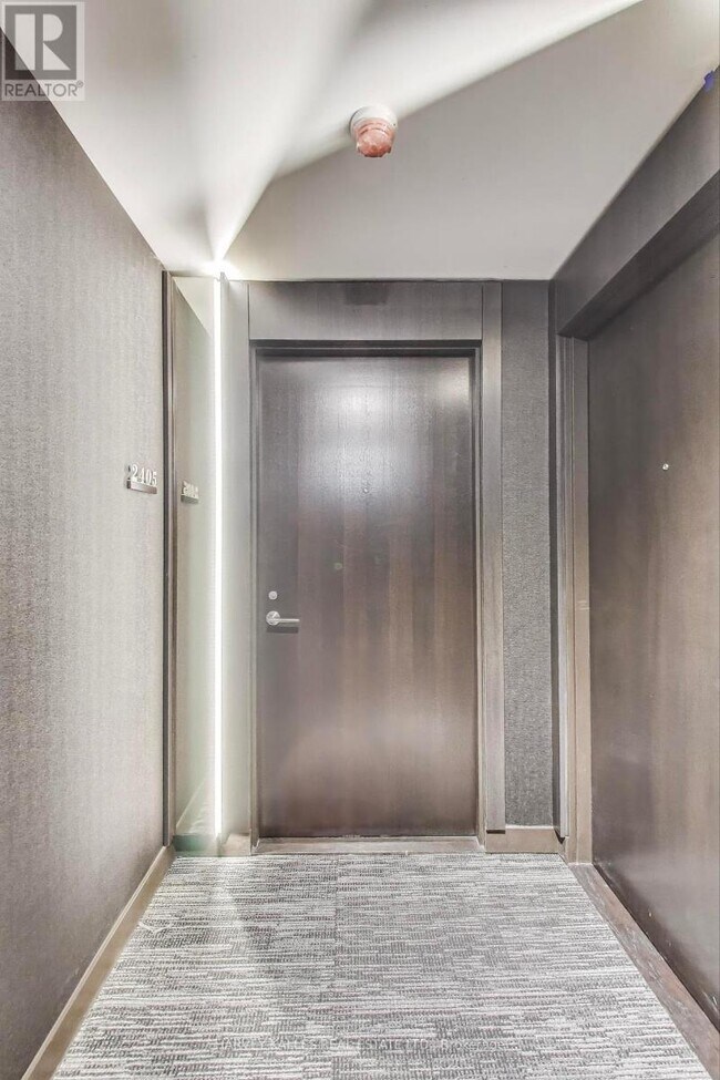 Photo du bâtiment - 11 Yorkville Ave