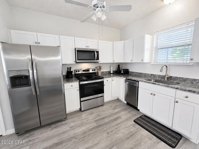 Foto del edificio - 5726 Beach Dr