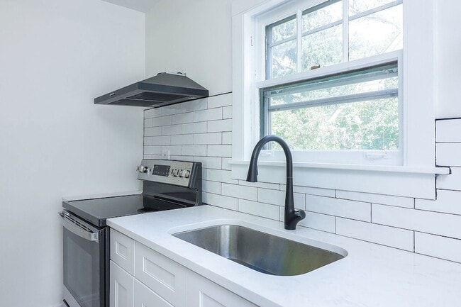 Building Photo - 15W355 Harvard St