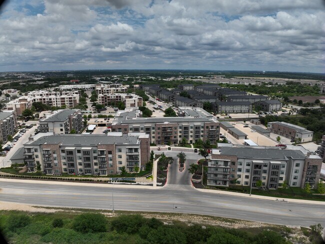Exterior 3D - Lenox Grandview