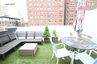 Building Photo - 868 W End Ave