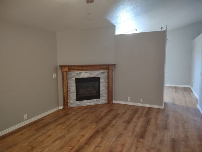 Building Photo - Amazing ranch style home