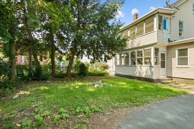 Building Photo - 93 Mt Hope St