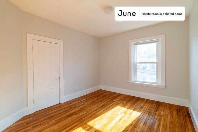 Building Photo - Room in Shared 4 bed/2 bath home