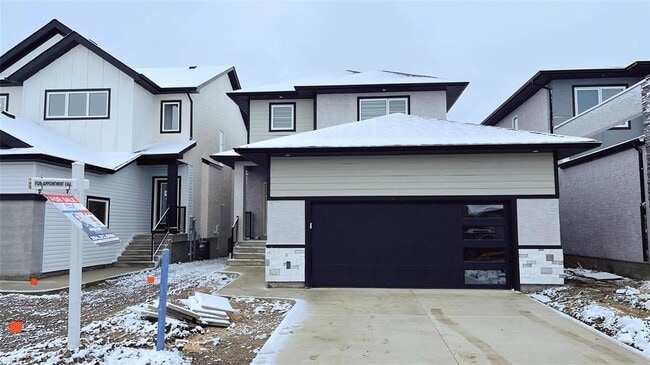 Building Photo - 63 Glenella Gdns