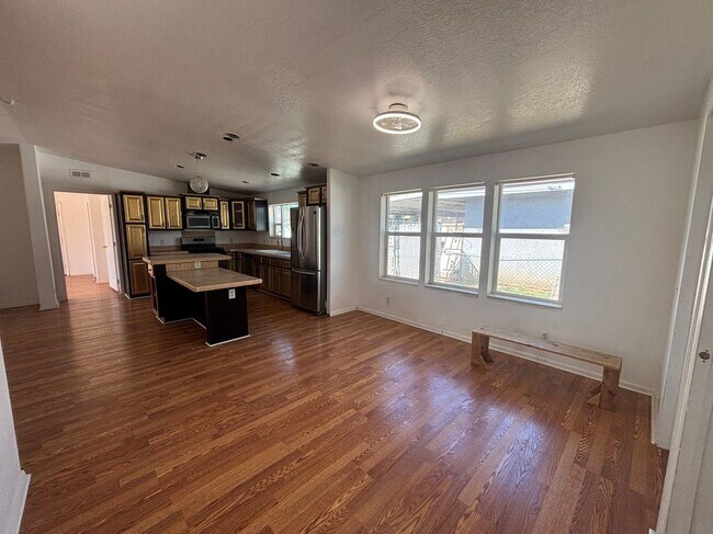 Foto del edificio - 1225 N Alessandro