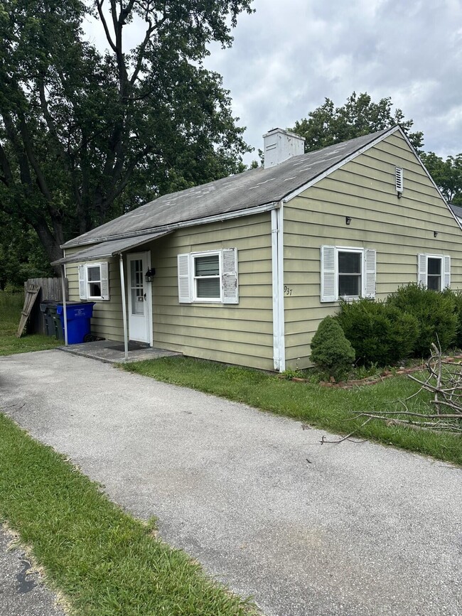 Foto del edificio - 937 Meadow Ln