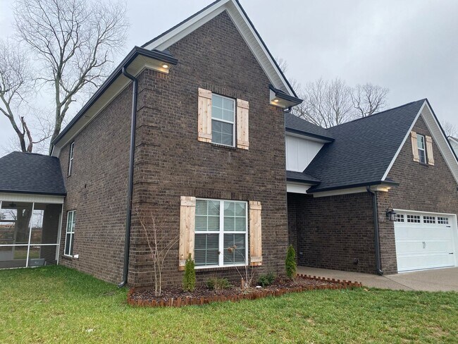 Foto del edificio - Blackman School Zoned 4 BR, 3BA, Huge Bonu...