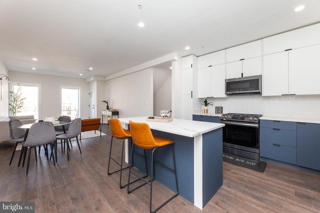 Foto principal - 734 Kenyon St NW