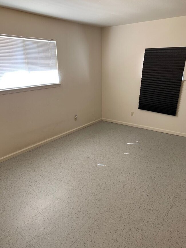Foto del edificio - Adorable 2 Bedroom/1 Bath in the Heart of ...