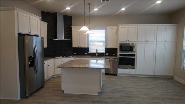 Building Photo - 3750 E Palm Valley Blvd