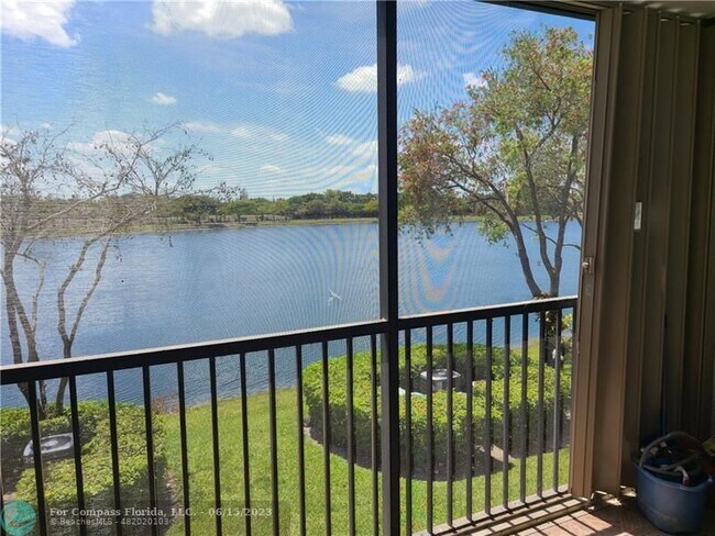 Foto del edificio - 13700 SW 14th St