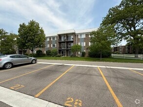 Building Photo - 1511 N Windsor Dr