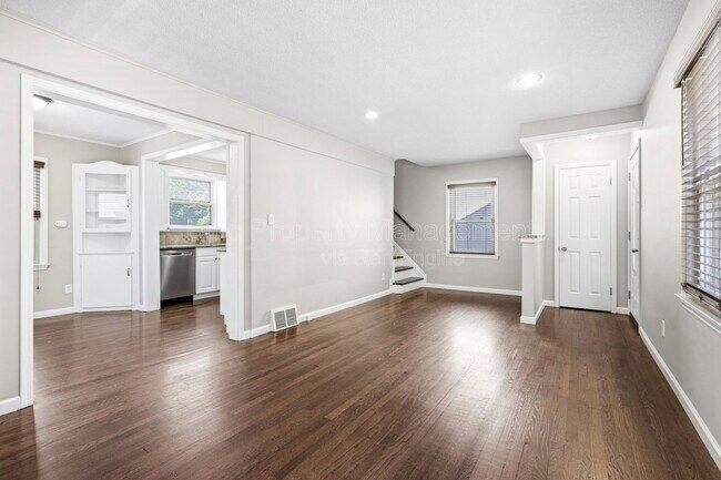 Building Photo - 12769 Mercier St