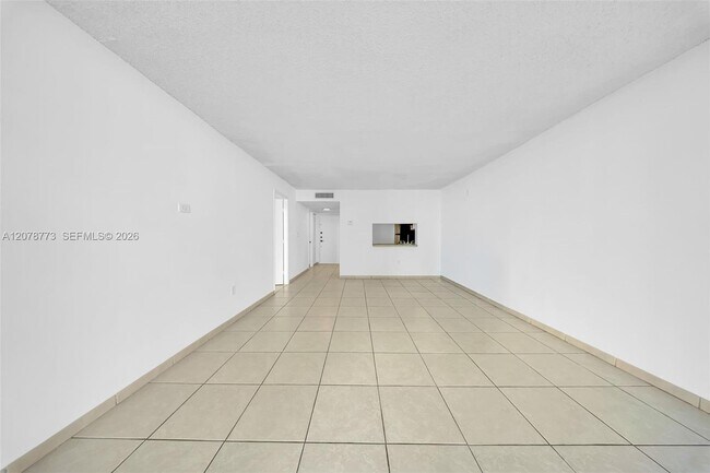 Foto del edificio - 9360 Fontainebleau Blvd