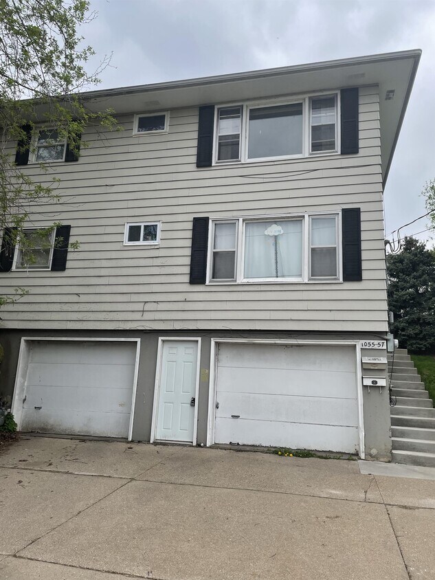 1057 Alice St, Dubuque, IA 52001 Townhome Rentals in Dubuque IA