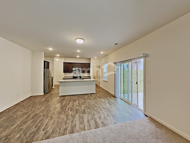 Foto del edificio - 7226 Deering Ct