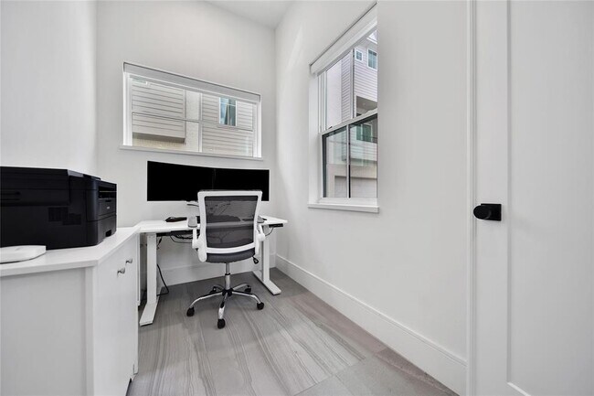 Foto del edificio - 806 Detering St