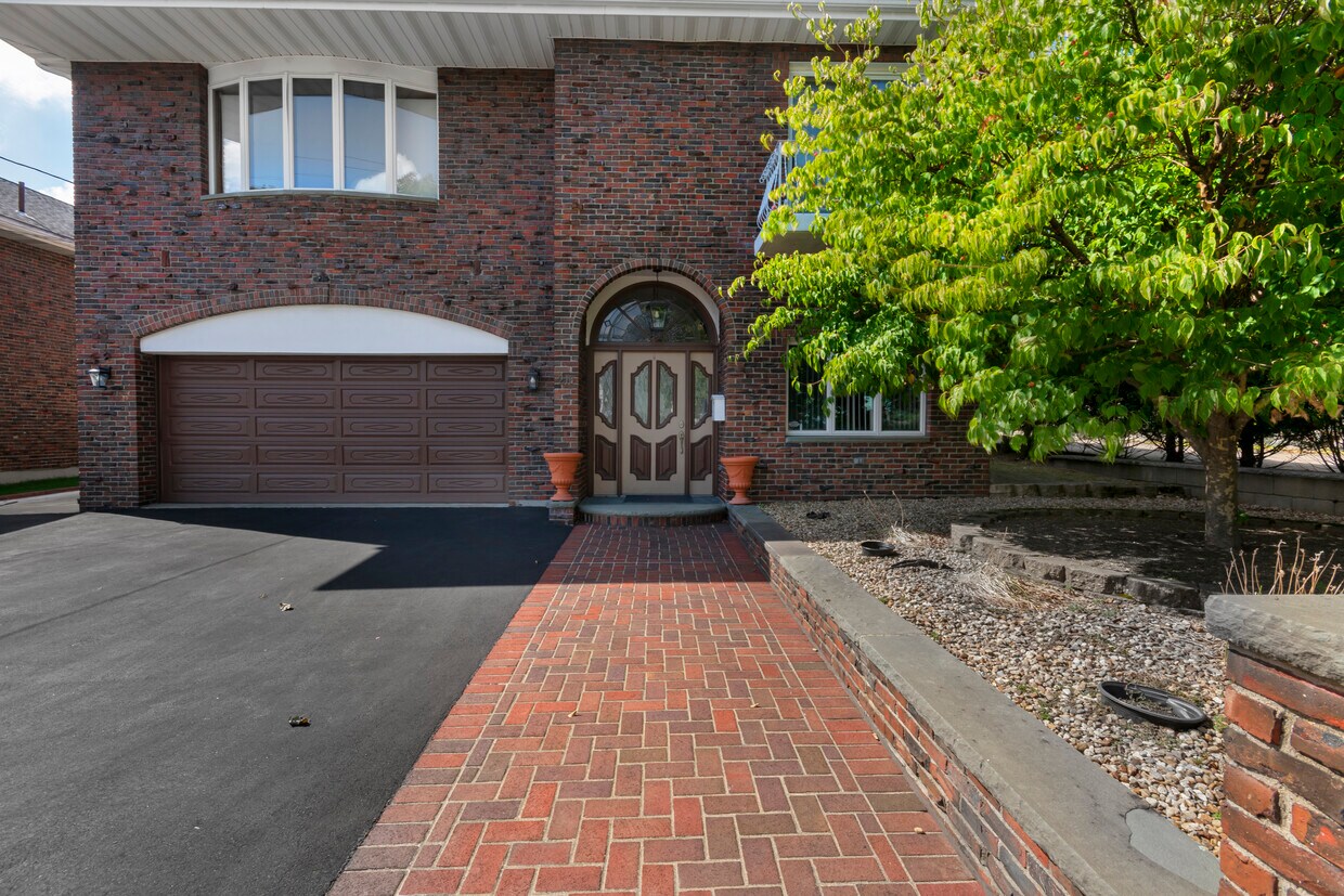 Foto principal - 216 Forest St