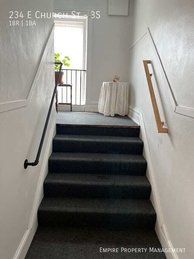 Building Photo - 1 bedroom/1 bathroom available in Slatington!