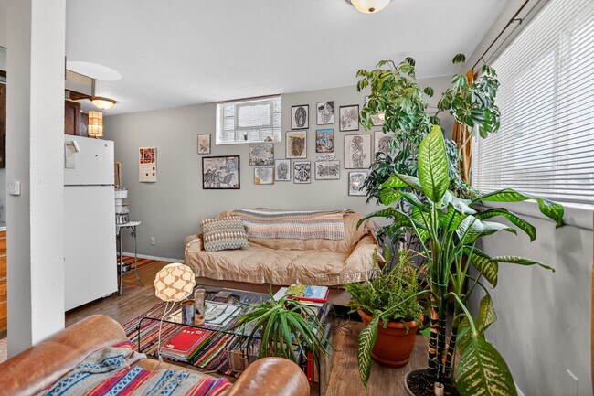 Foto del edificio - 203 S Main St