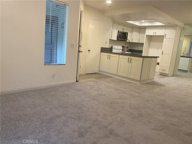 Building Photo - 2800 Keller Dr