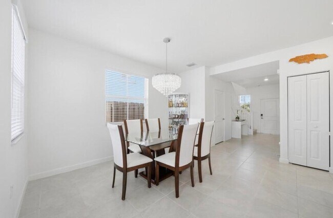 Foto del edificio - 2324 NW 130th Ter